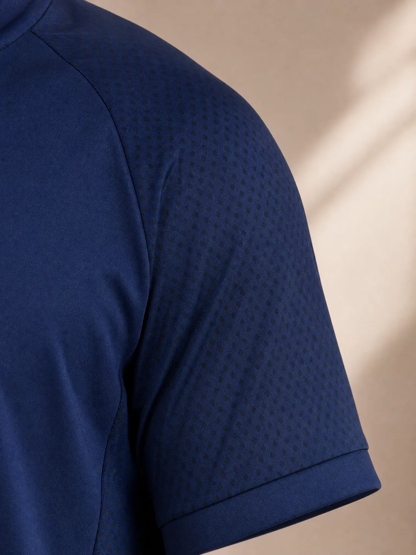 Sjeng Bas Men Tee - Pelikan Ink