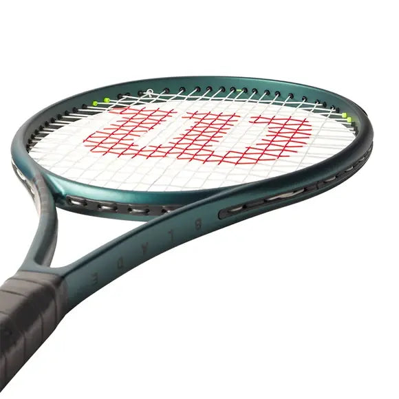 Wilson Blade 100 UL 16X19 V9.0